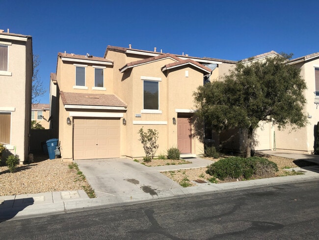 Foto del edificio - Gorgeous 2Bed/2Bath/1Car 2-Story Home located in Sunrise Manor- Make the Move for Less: $300 Off ...