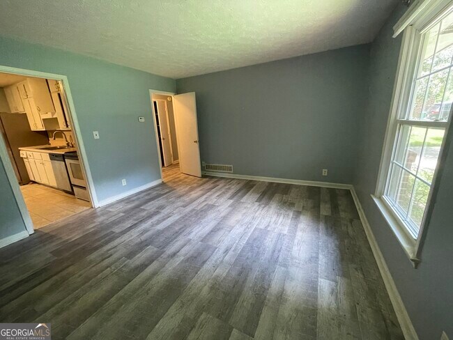 Foto del edificio - 5568 Rock Garden Ct NW