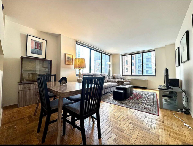 Foto del edificio - 62 W 62nd St