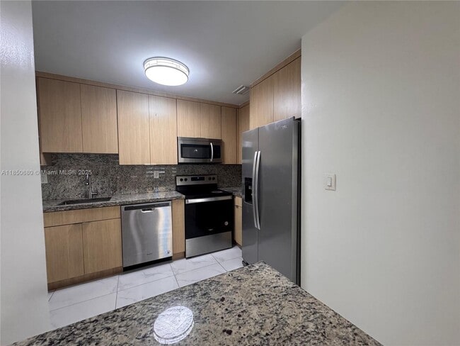 Foto del edificio - 7135 SW 22nd St