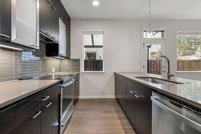 Foto del edificio - 3243 N Houghton St