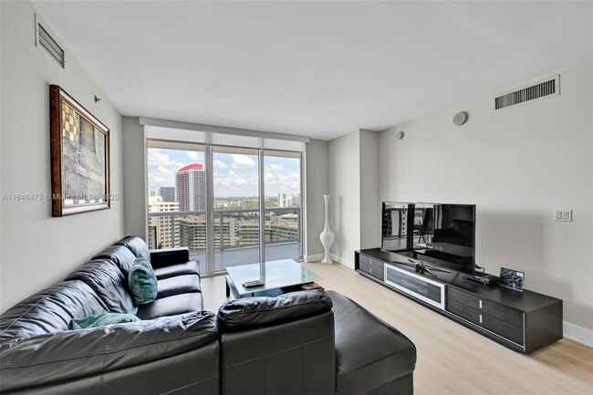 Building Photo - 1850 S Ocean Dr