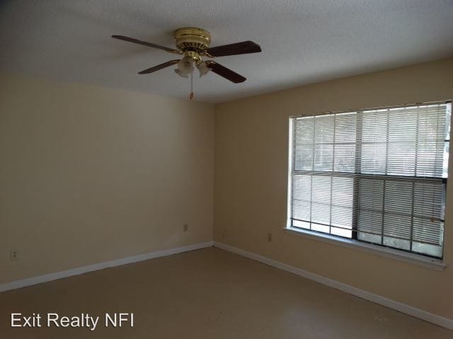 Building Photo - 3 br, 2 bath House - 3005 Lenora Circle