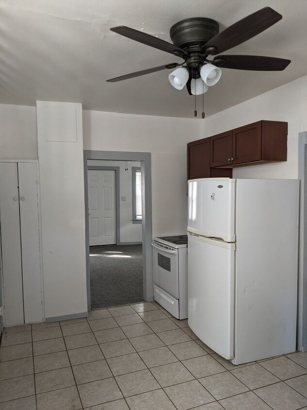 Foto principal - $1200 - 2 Bedroom 1 Bath Home - Heart of the City