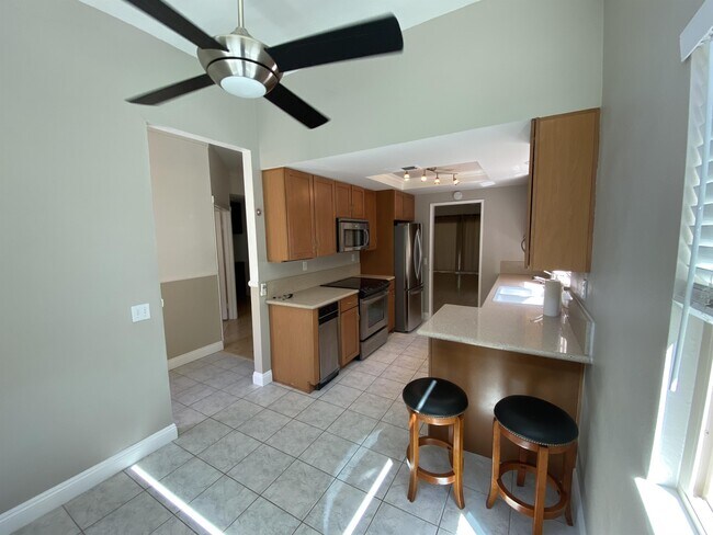 Foto del edificio - 3540 Ridgewood Way