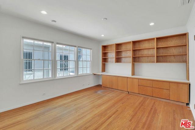 Foto del edificio - 1107 S Alfred St