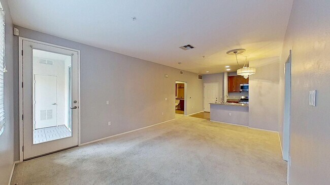 Foto del edificio - 2215 Scholarship