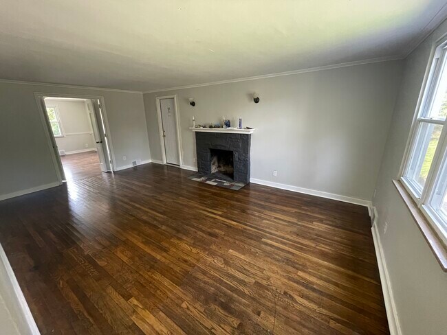 Sala de estar - 1813 Clairton Rd