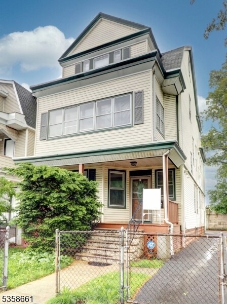 Building Photo - 184 Hollywood Ave