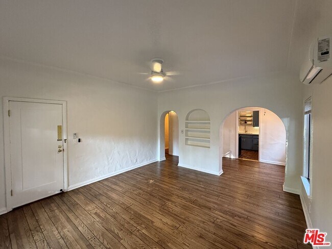 Foto del edificio - 840 Huntley Dr