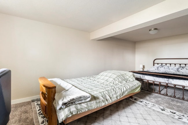 Foto del edificio - 557 Bronson Pl NE