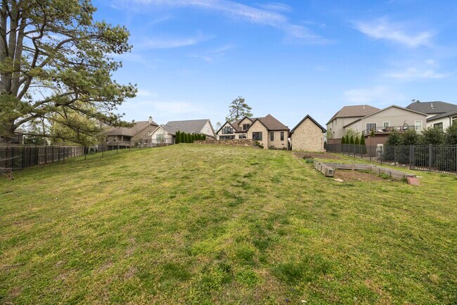 Foto del edificio - 4603B Lealand Ln