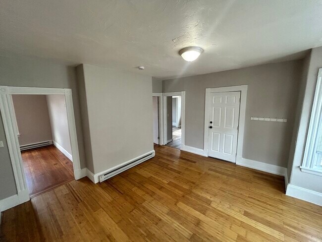 Foto del edificio - 35 Newcomb Pl