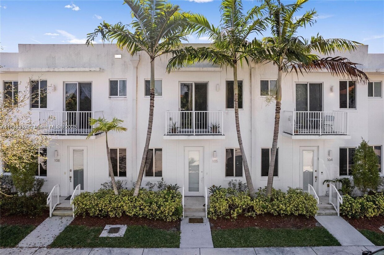 Foto principal - 2610 NE 213th St