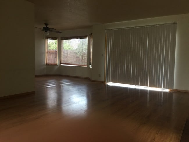 Photo - 5365 Yvette Way House