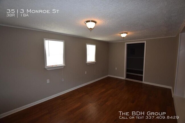 Building Photo - 3513 Monroe St