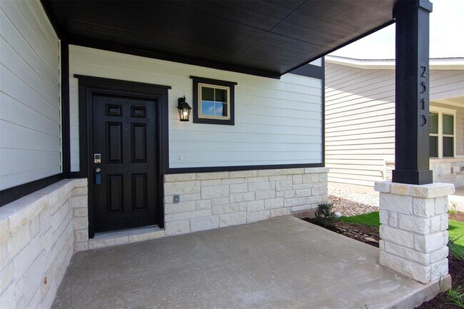 Foto del edificio - 2513 Pecan Island Dr