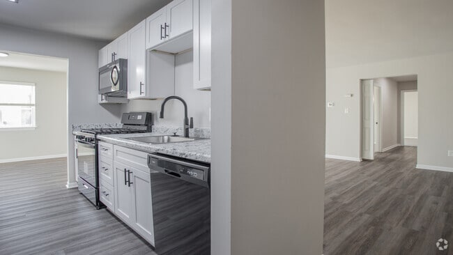 2BR,1.5BA,-1118SF - Pines of York