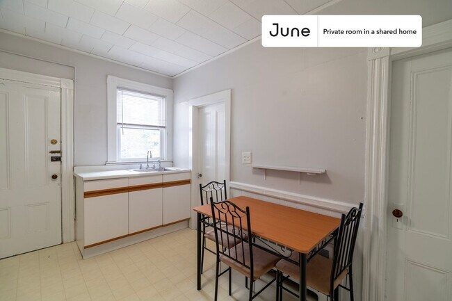 Foto del edificio - Room in Shared 4 bed/1 bath home