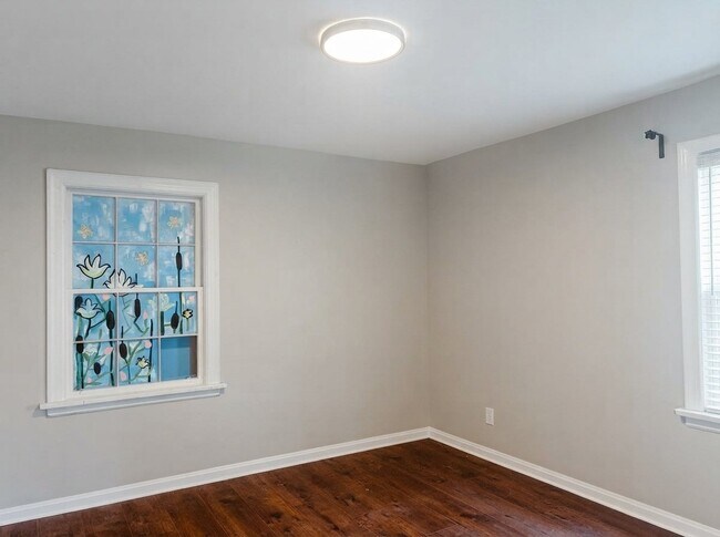 Foto del edificio - 4828 Laurel Ave