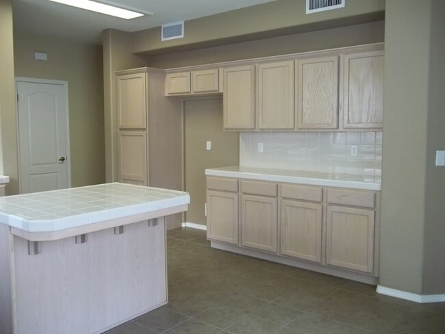 Building Photo - 2-Story home located in the gated communit...