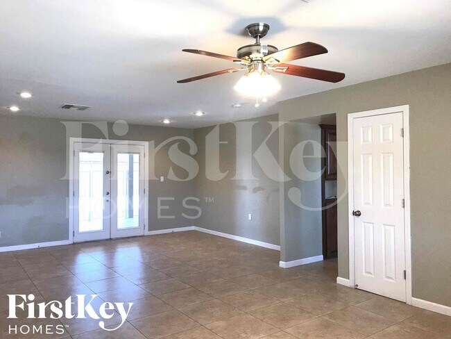 Foto del edificio - 8802 N 35th Dr