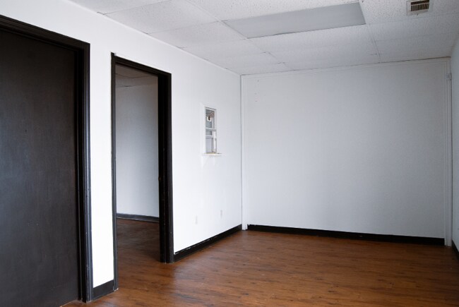 Foto del edificio - 15626 Silver Ridge Dr