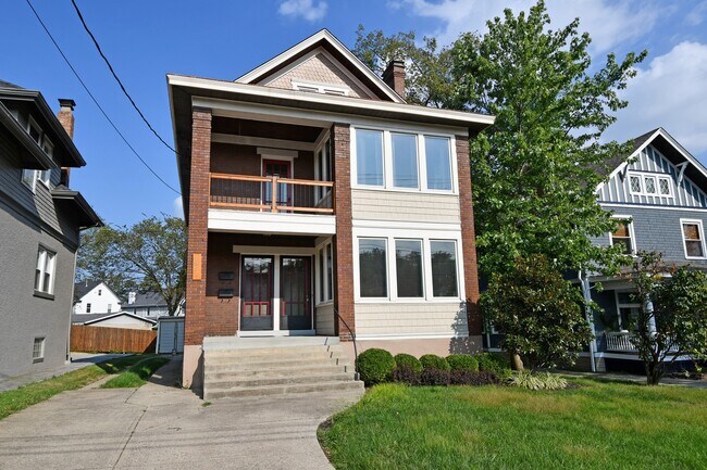 Building Photo - 2822 Madison Rd