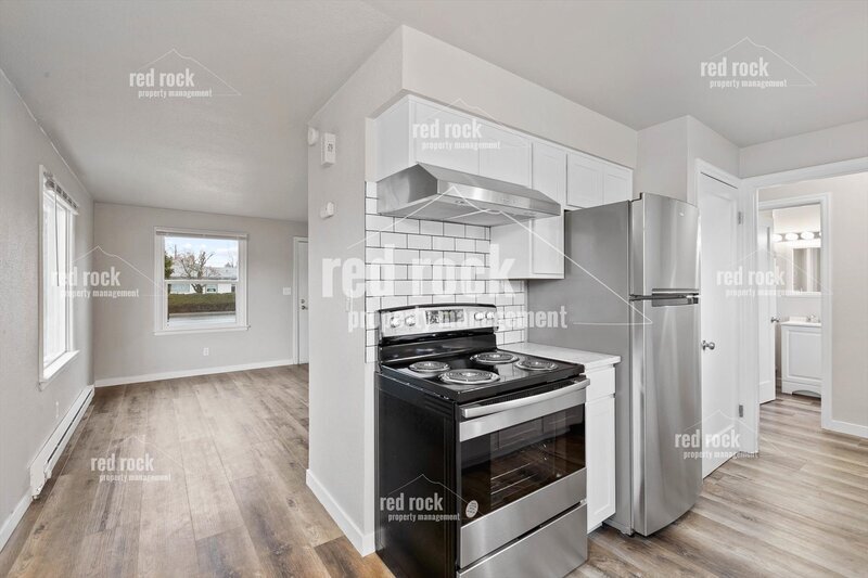 Foto principal - 10112 E Broadway Ave