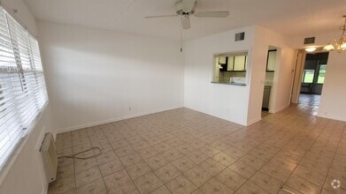 Building Photo - 122 Hastings H
