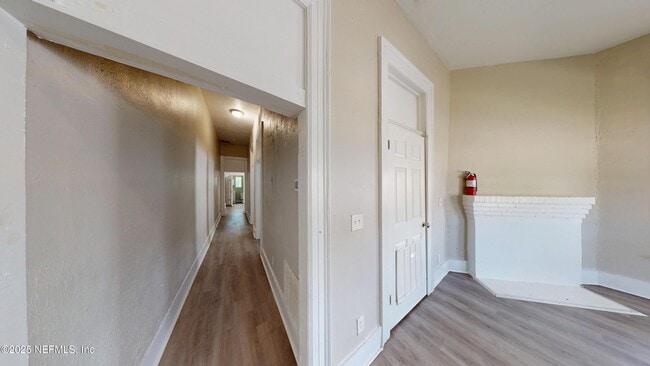 Building Photo - 2328 Moncrief Rd