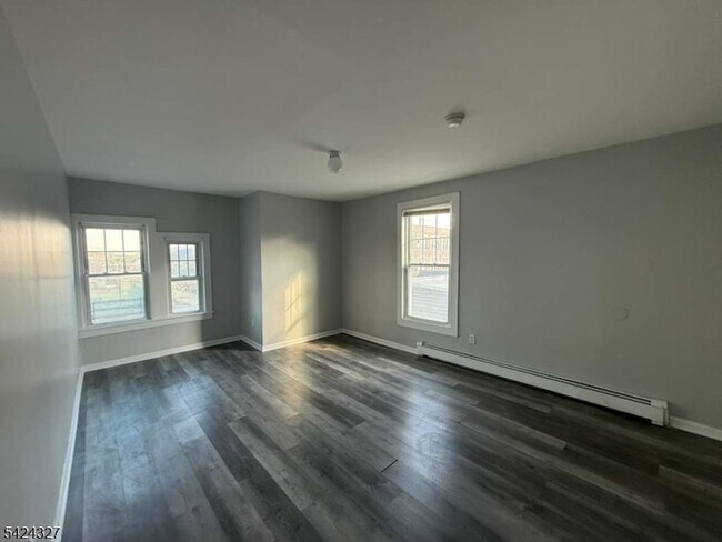 Building Photo - 276 Summer Ave