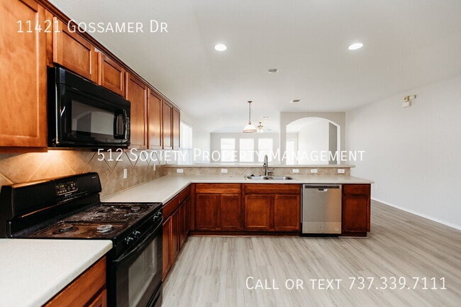 Foto del edificio - 11421 Gossamer Dr