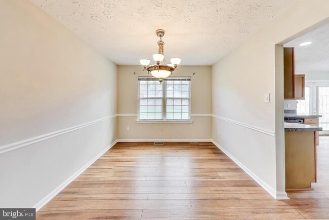 Building Photo - 8813 Francesca Dr