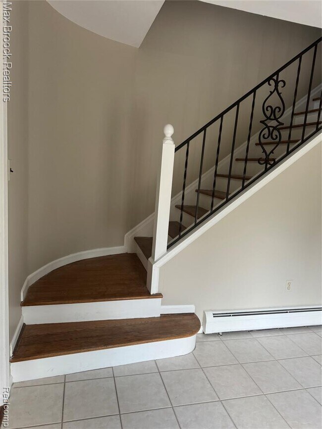 Foto del edificio - 3200 Hartslock Woods Dr