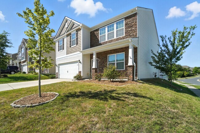 Building Photo - Stunning home, Move-in Ready!