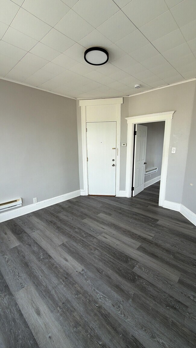 34 Clerk St 3R - 36 Clerk St