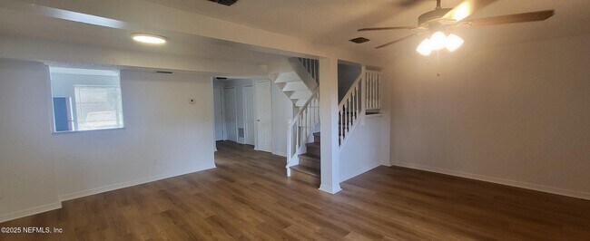 Foto del edificio - 7109 Prestwick Cir N