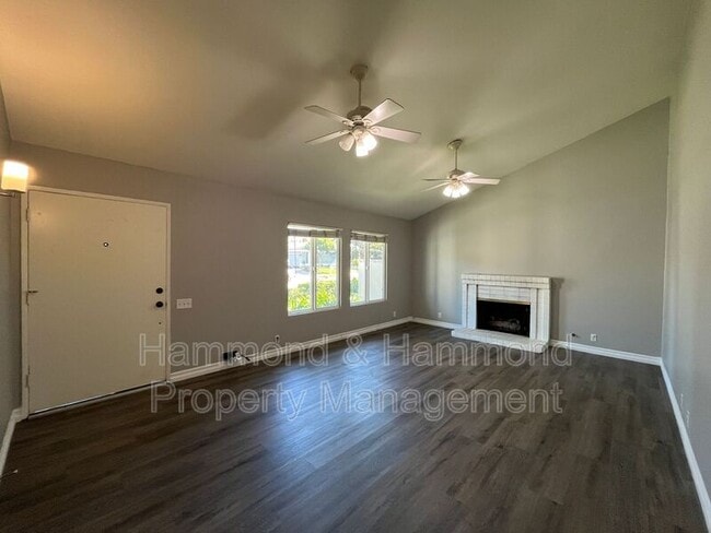 Foto del edificio - 5716 Bloomfield St