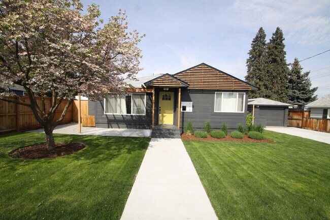House Front - 118 N Wilson St