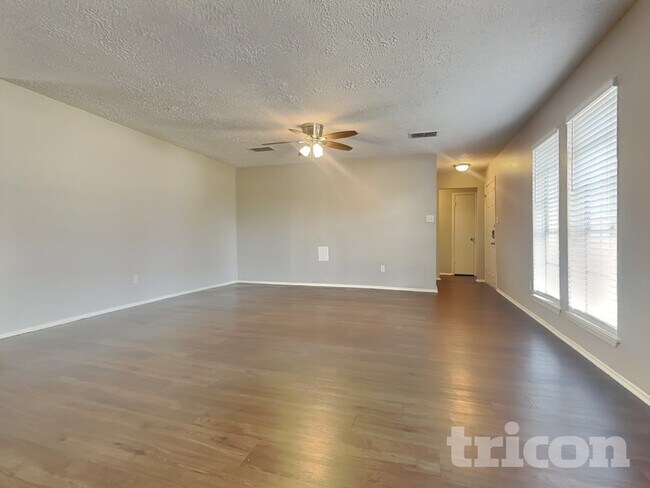 Foto del edificio - 11119 Daybreak Ln