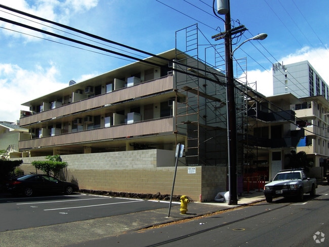 Building Photo - 1628 Poki St