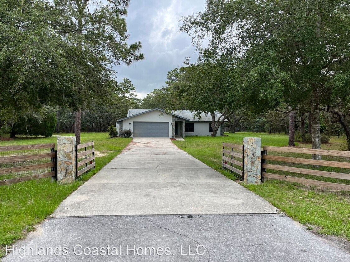 Foto principal - 3 br, 2 bath House - 2355 S. Bolton Ave.