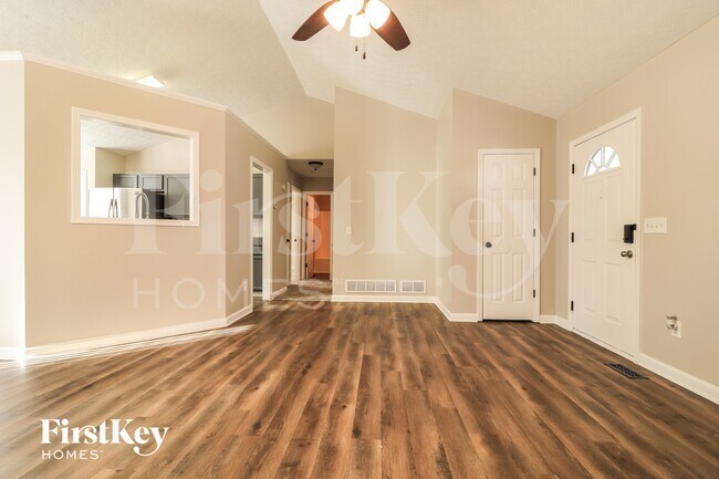 Foto del edificio - 333 Fairview Oak Pl