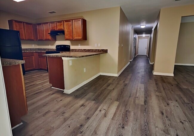Building Photo - 313 Killinger Ave
