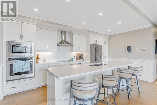 Photo du bâtiment - 460-460 Callaway Rd