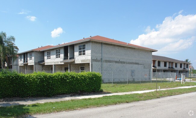 Foto del edificio - Avon Point Townhomes