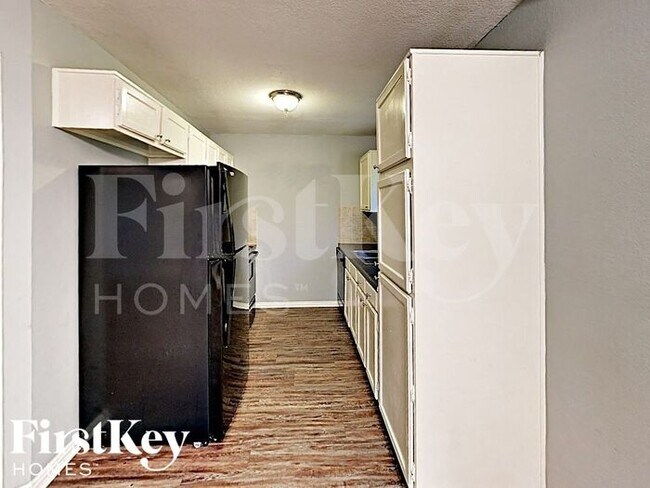 Foto del edificio - 503 Benedict Ln