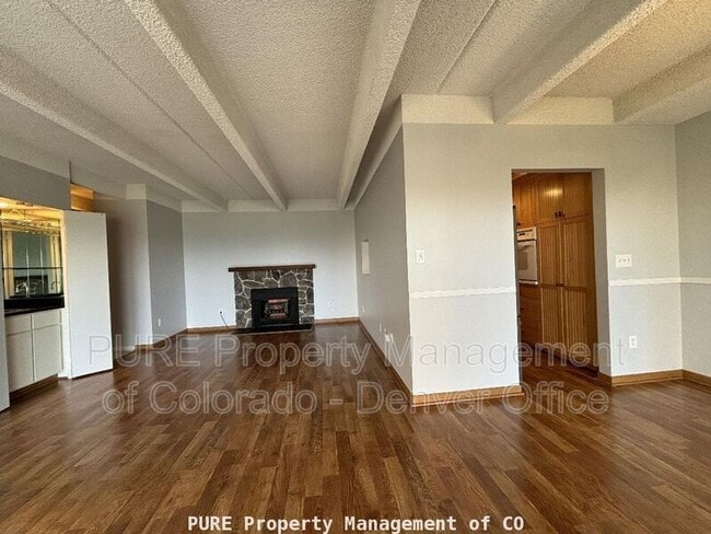 Foto del edificio - 7877 E Mississippi Ave