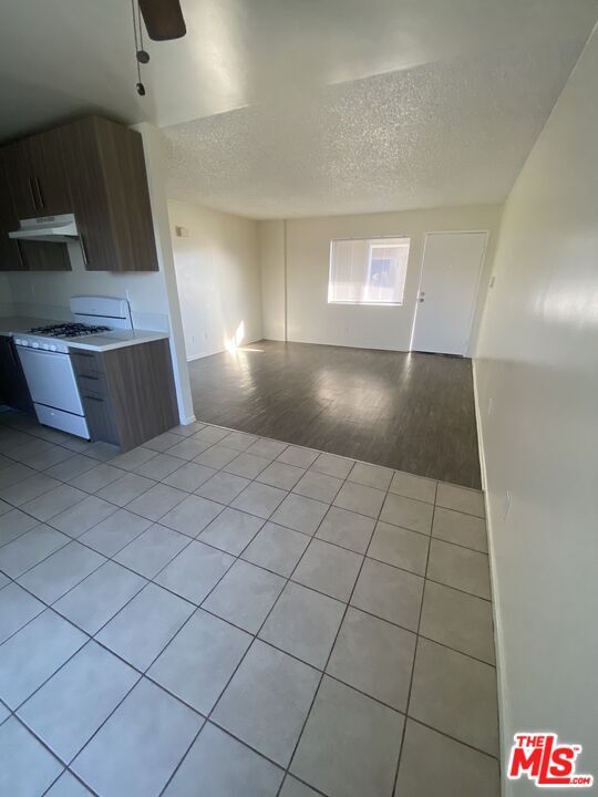 Foto del edificio - 7756 Laurel Canyon Blvd